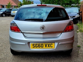 Used Vauxhall Astra 2010 for sale - 75194600: Photo