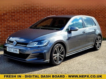 Used Volkswagen Golf 2017 for sale - 75814789: Photo