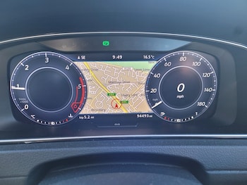 Used Volkswagen Golf 2017 for sale - 75814789: Photo