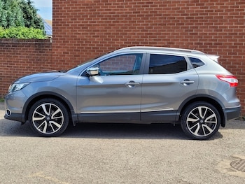 Used Nissan Qashqai 2016 for sale - 74575416: Photo