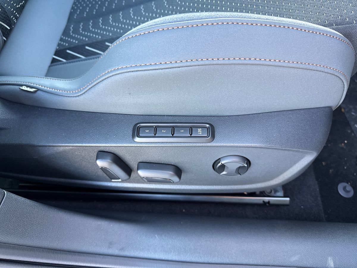 Used Cupra Leon 2025 for sale - 76711736: Photo 32