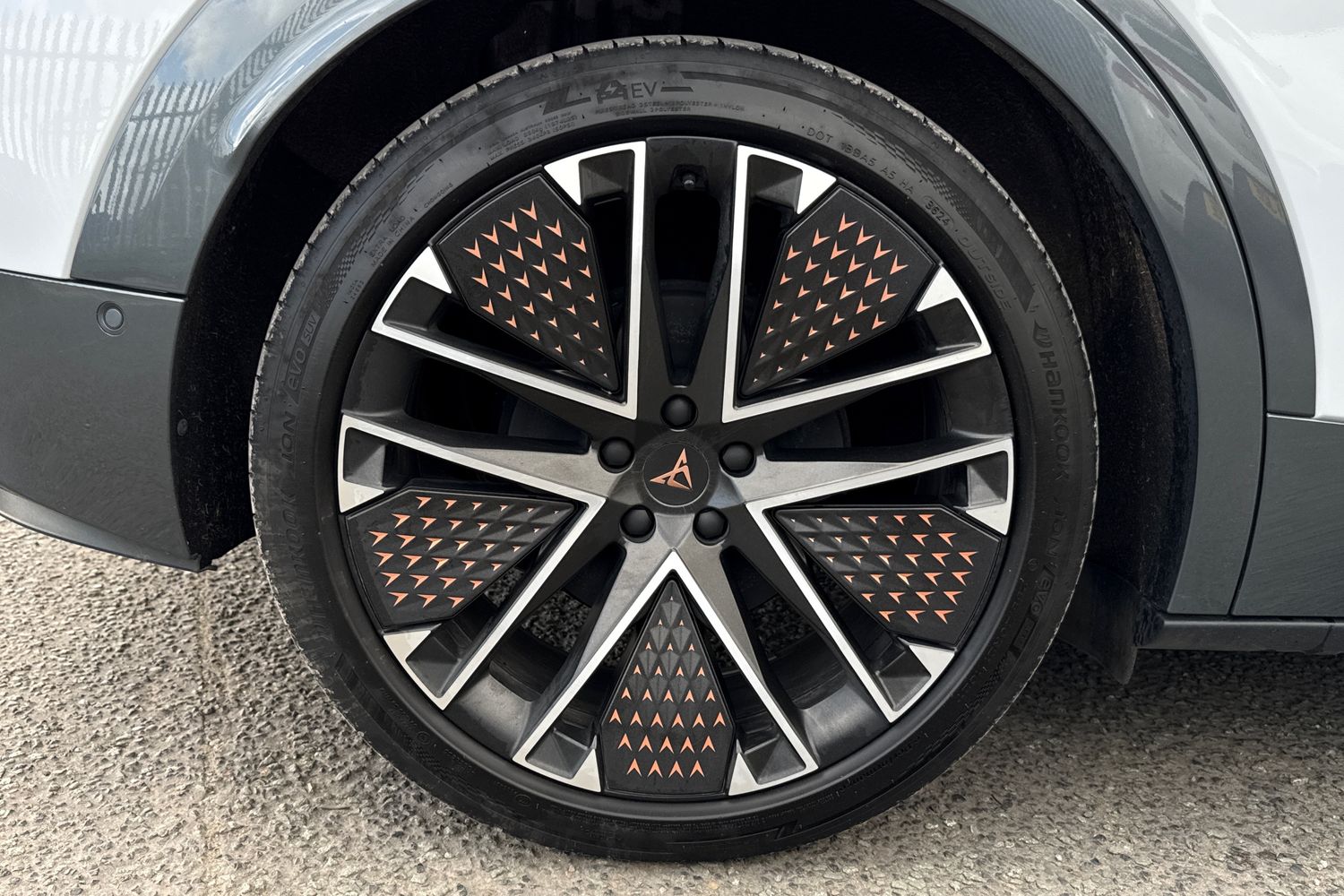 Used Cupra Tavascan 2025 for sale - 77849371: Photo 11