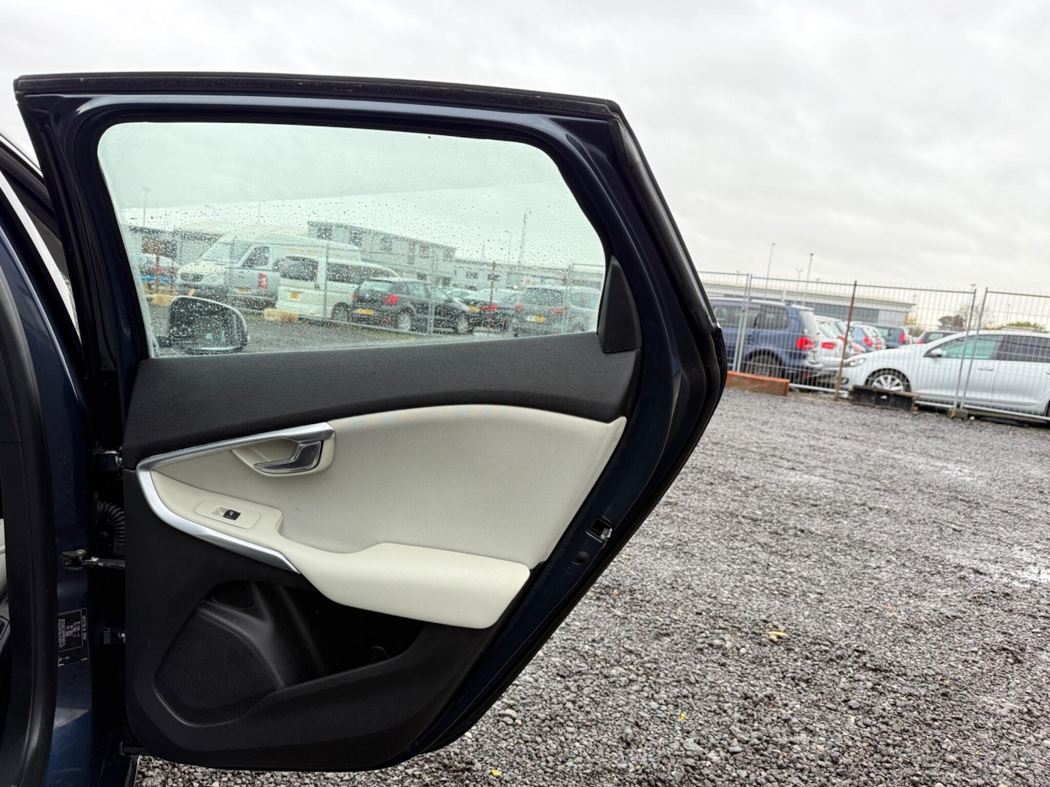 Used Volvo V40 2014 for sale - 77242650: Photo 29