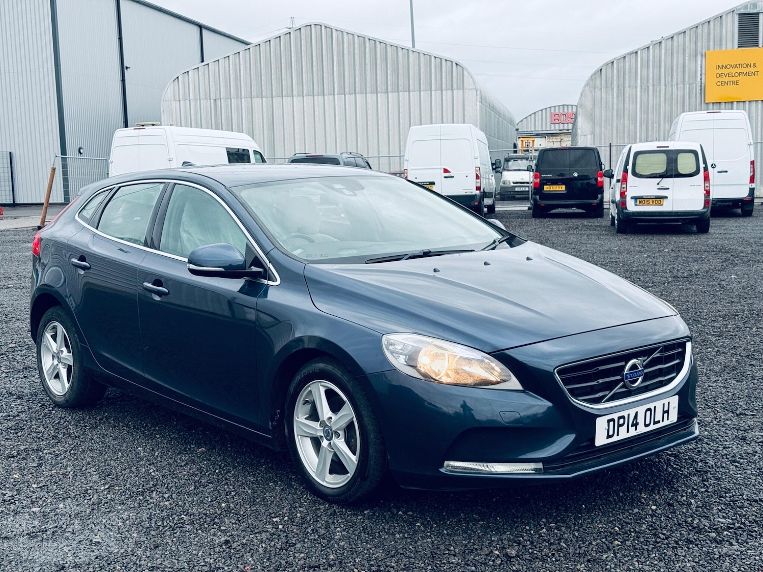 Used Volvo V40 2014 for sale - 77242650: Photo 3