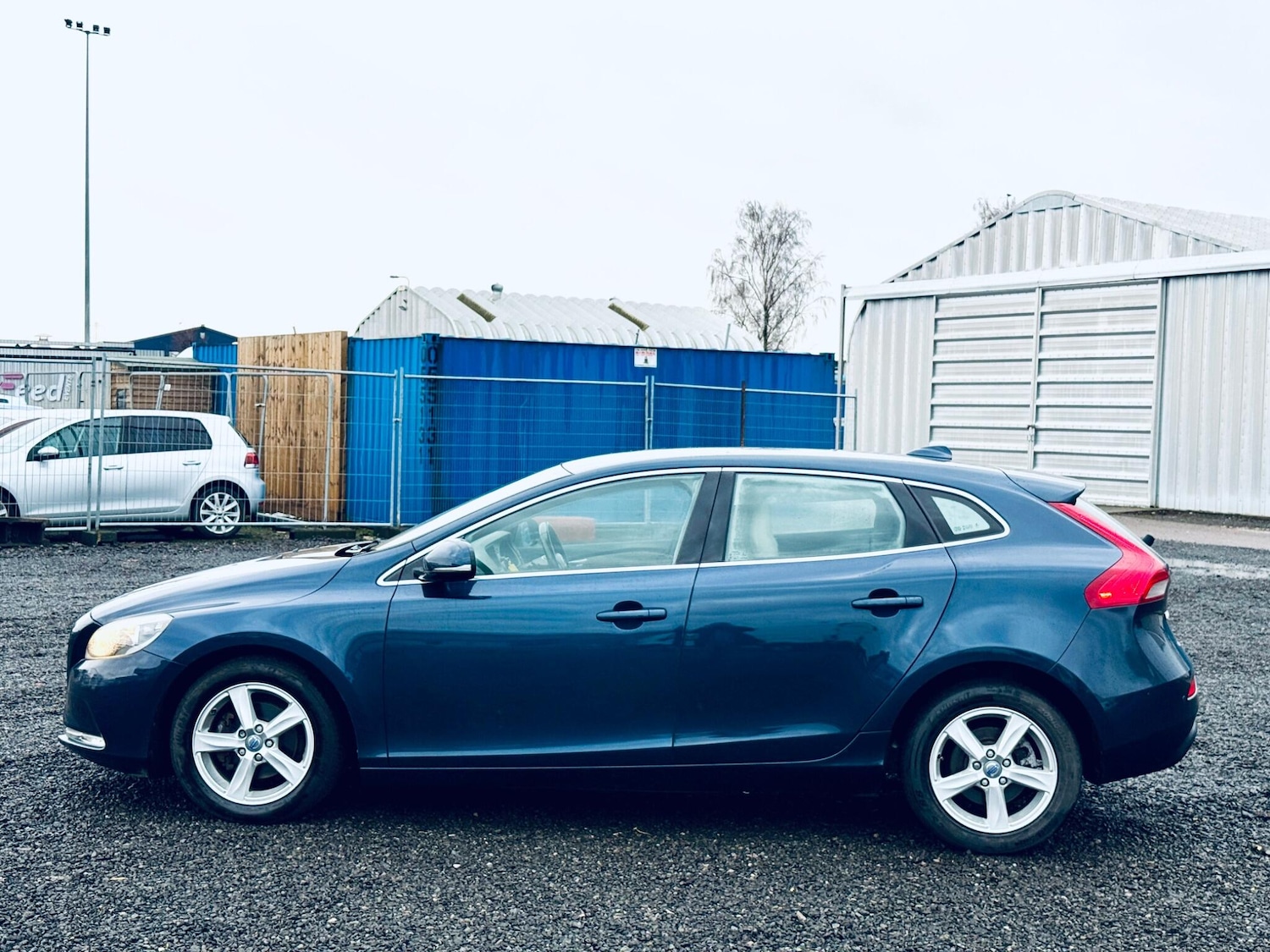 Used Volvo V40 2014 for sale - 77242650: Photo 6