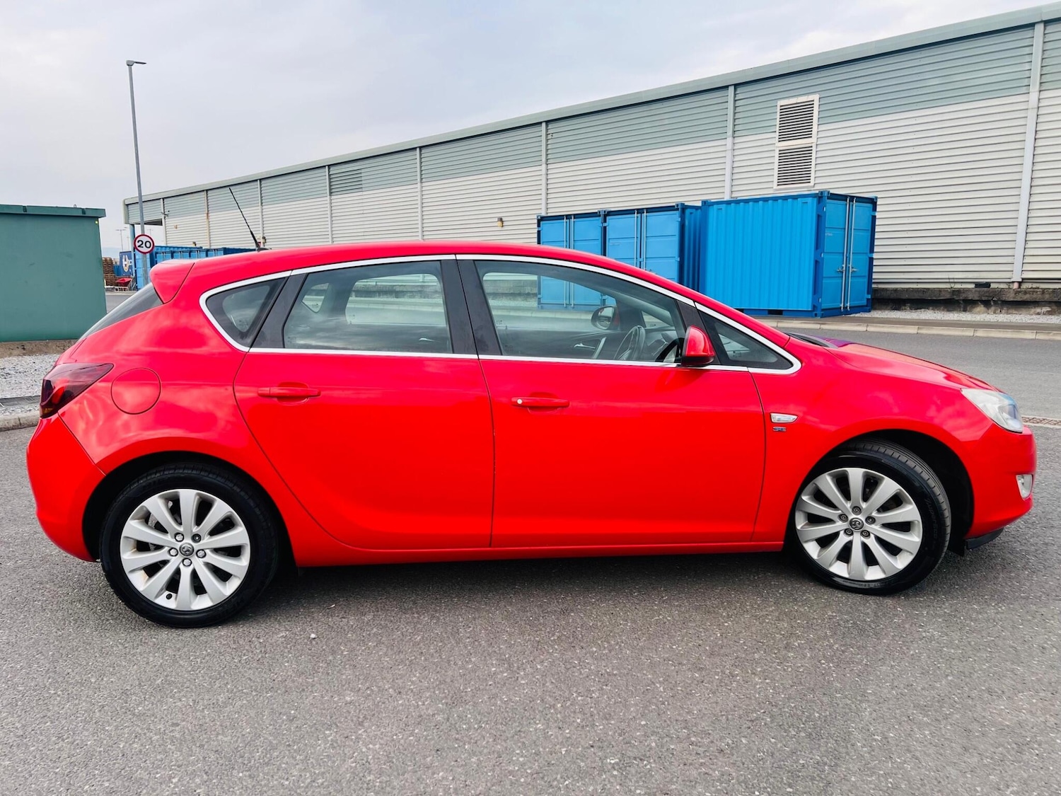 Used Vauxhall Astra 2012 for sale - 77768975: Photo 5