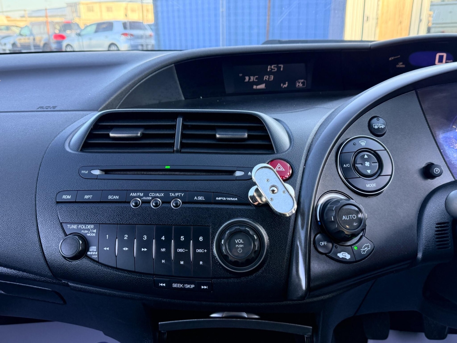 Used Honda Civic 2010 for sale - 77049921: Photo 17