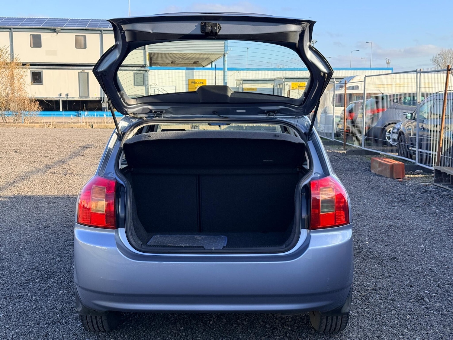 Used Toyota Corolla 2004 for sale - 77050008: Photo 11