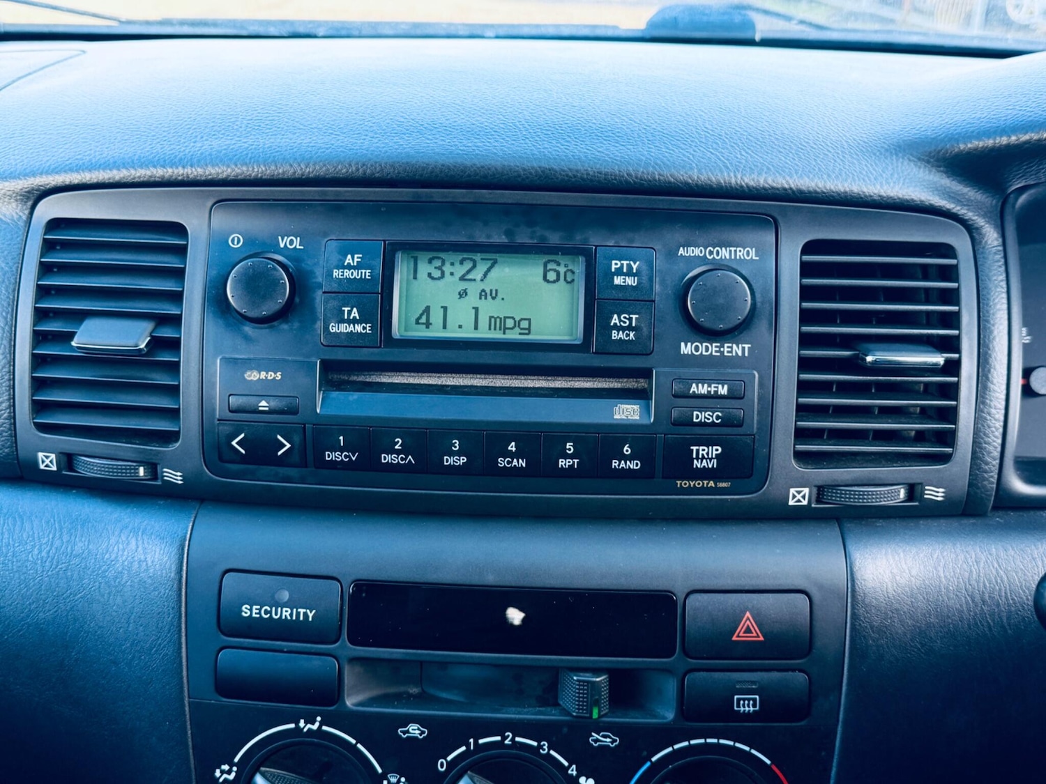 Used Toyota Corolla 2004 for sale - 77050008: Photo 18