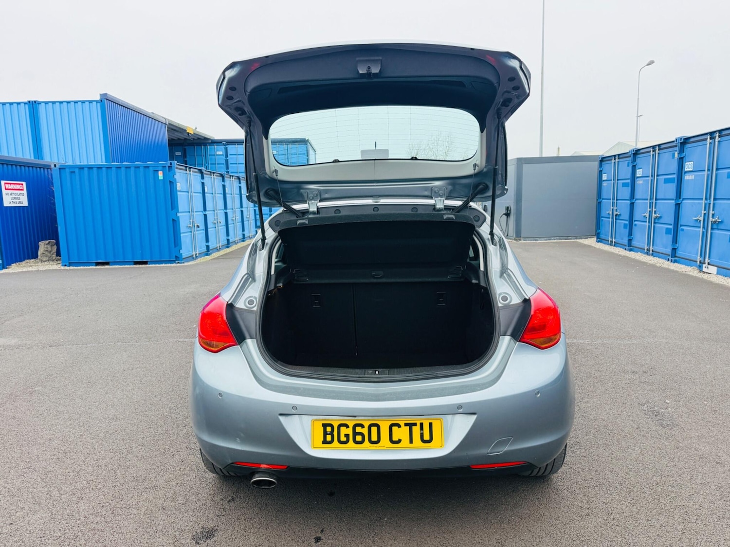 Used Vauxhall Astra 2010 for sale - 77892959: Photo 12