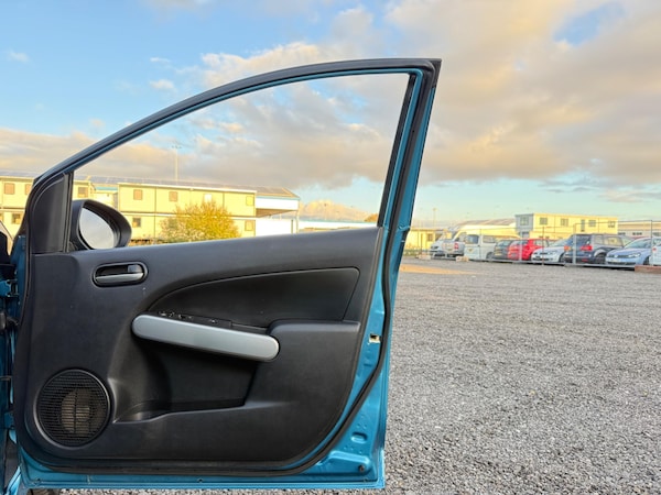 Used Mazda Mazda2 2013 for sale - 76213981: Photo 27