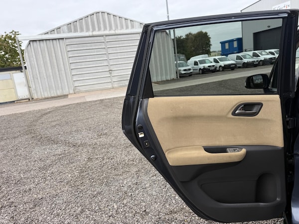 Used Honda FR-V 2008 for sale - 76306333: Photo 27