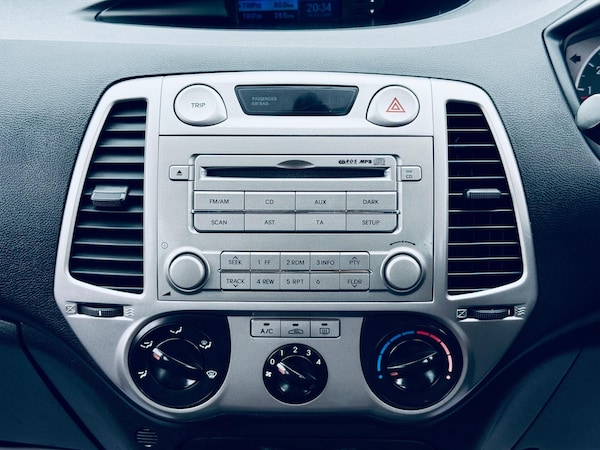 Used Hyundai i20 2011 for sale - 76239292: Photo 18