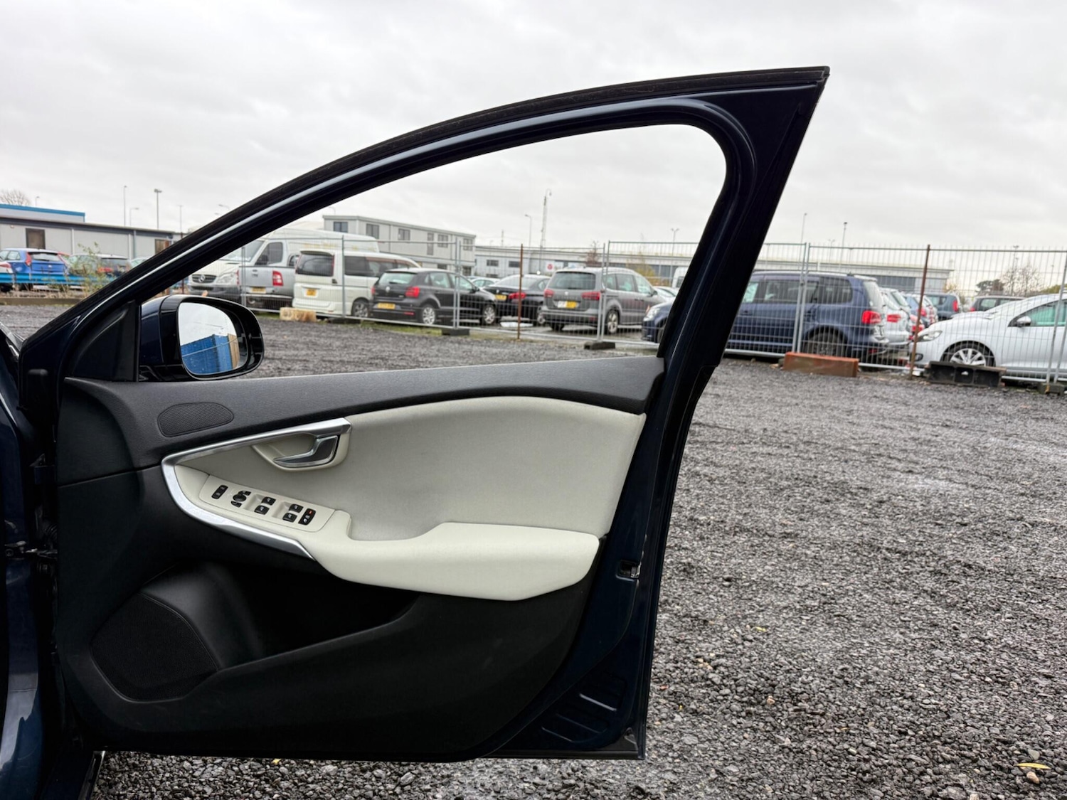 Used Volvo V40 for sale - 77166899: Photo 27