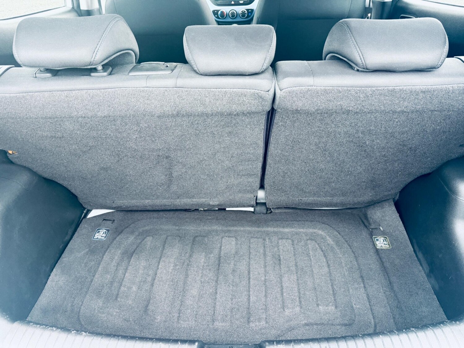 Used Hyundai i10 2015 for sale - 76457972: Photo 13