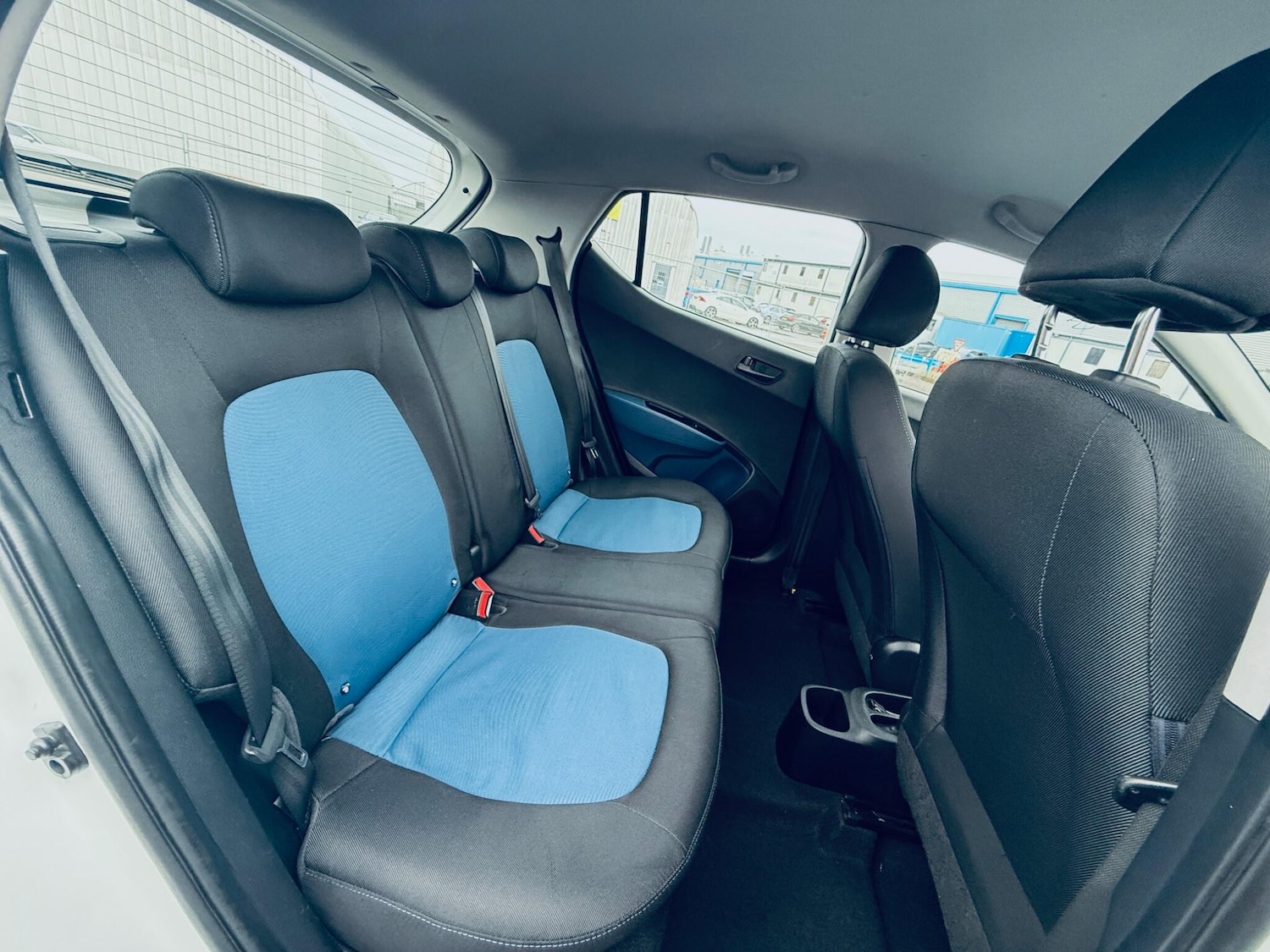 Used Hyundai i10 2015 for sale - 76457972: Photo 24