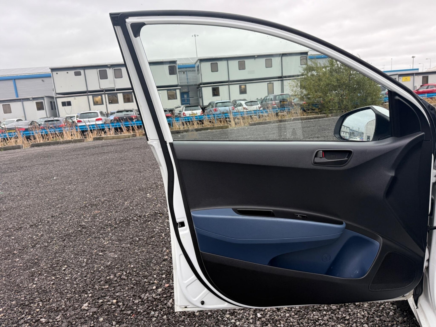 Used Hyundai i10 2015 for sale - 76457972: Photo 26