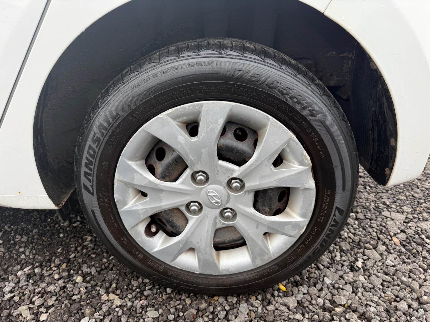 Used Hyundai i10 2015 for sale - 76457972: Photo 29