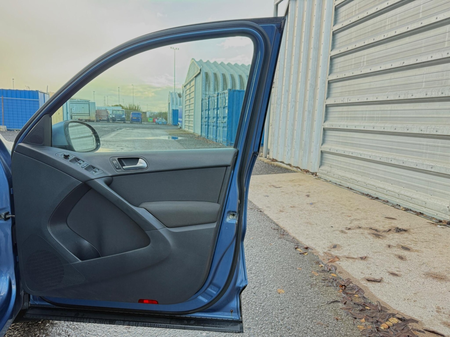 Used Volkswagen Tiguan 2010 for sale - 76824371: Photo 28