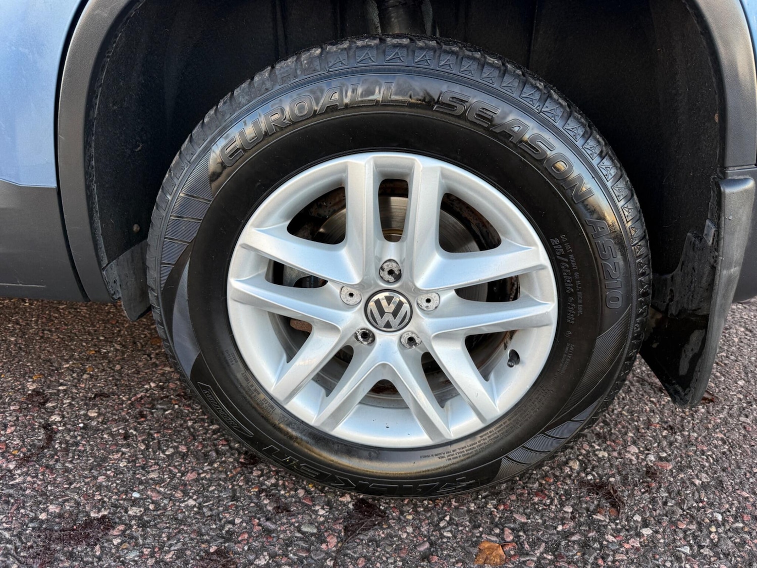 Used Volkswagen Tiguan 2010 for sale - 76824371: Photo 34