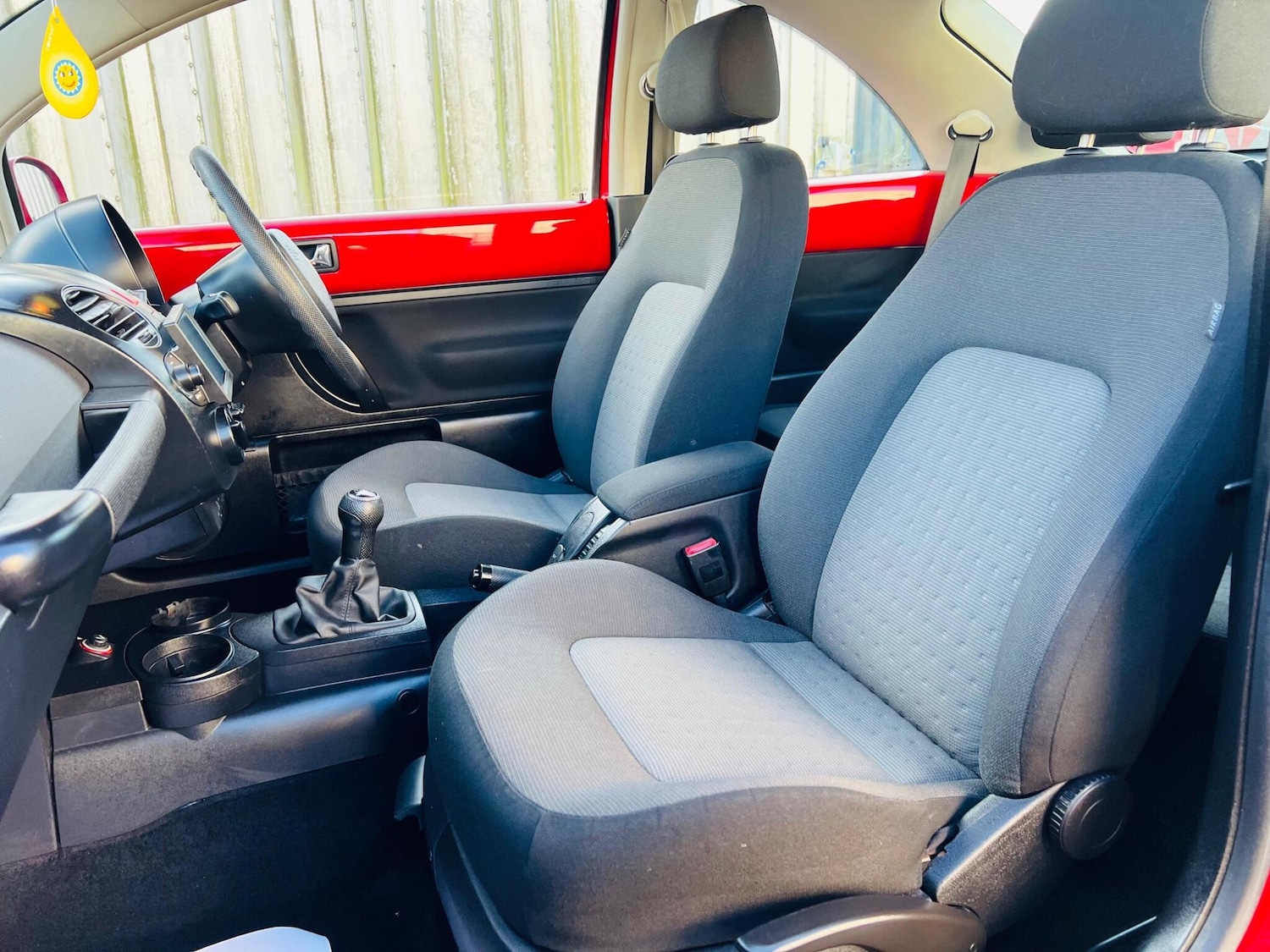 Used Volkswagen Beetle 2010 for sale - 77050250: Photo 24