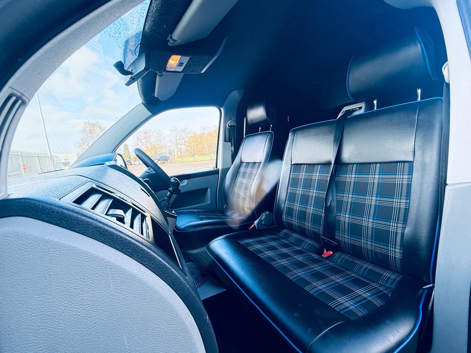 Used Volkswagen Transporter 2015 for sale - 77883254: Photo 25