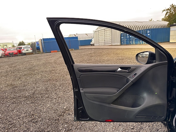 Used Volkswagen Golf 2010 for sale - 76327275: Photo 27