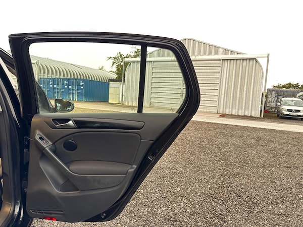 Used Volkswagen Golf 2010 for sale - 76327275: Photo 28