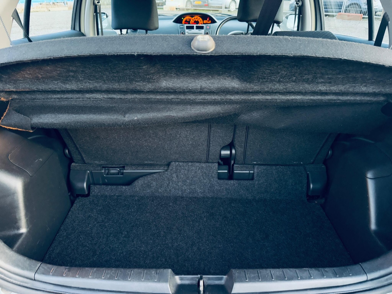 Used Toyota Yaris 2010 for sale - 76645937: Photo 12