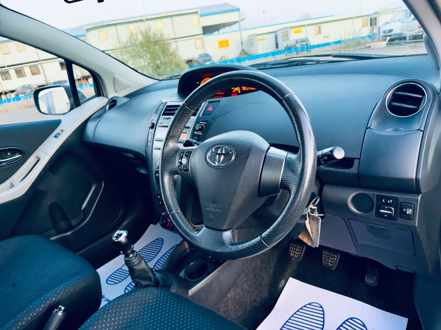 Used Toyota Yaris 2010 for sale - 76645937: Photo 14