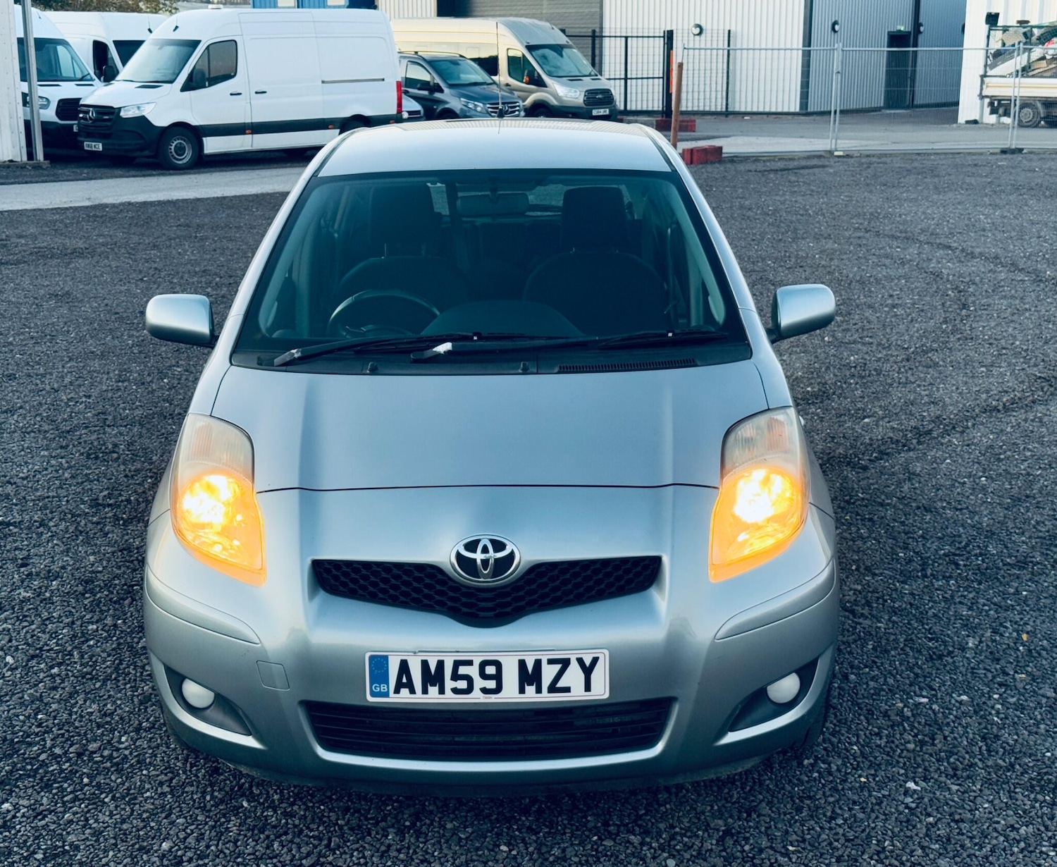 Used Toyota Yaris 2010 for sale - 76645937: Photo 2