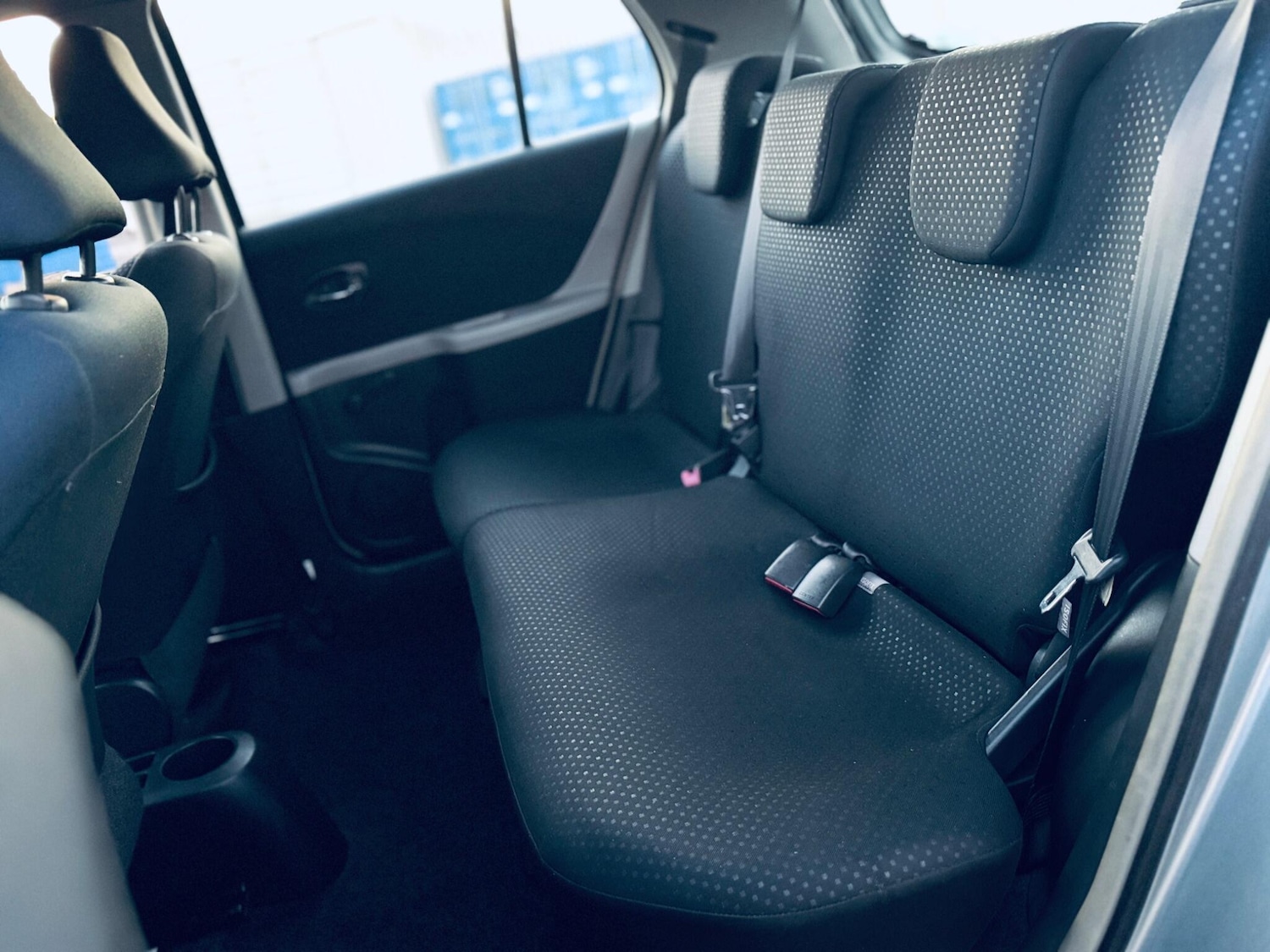 Used Toyota Yaris 2010 for sale - 76645937: Photo 25