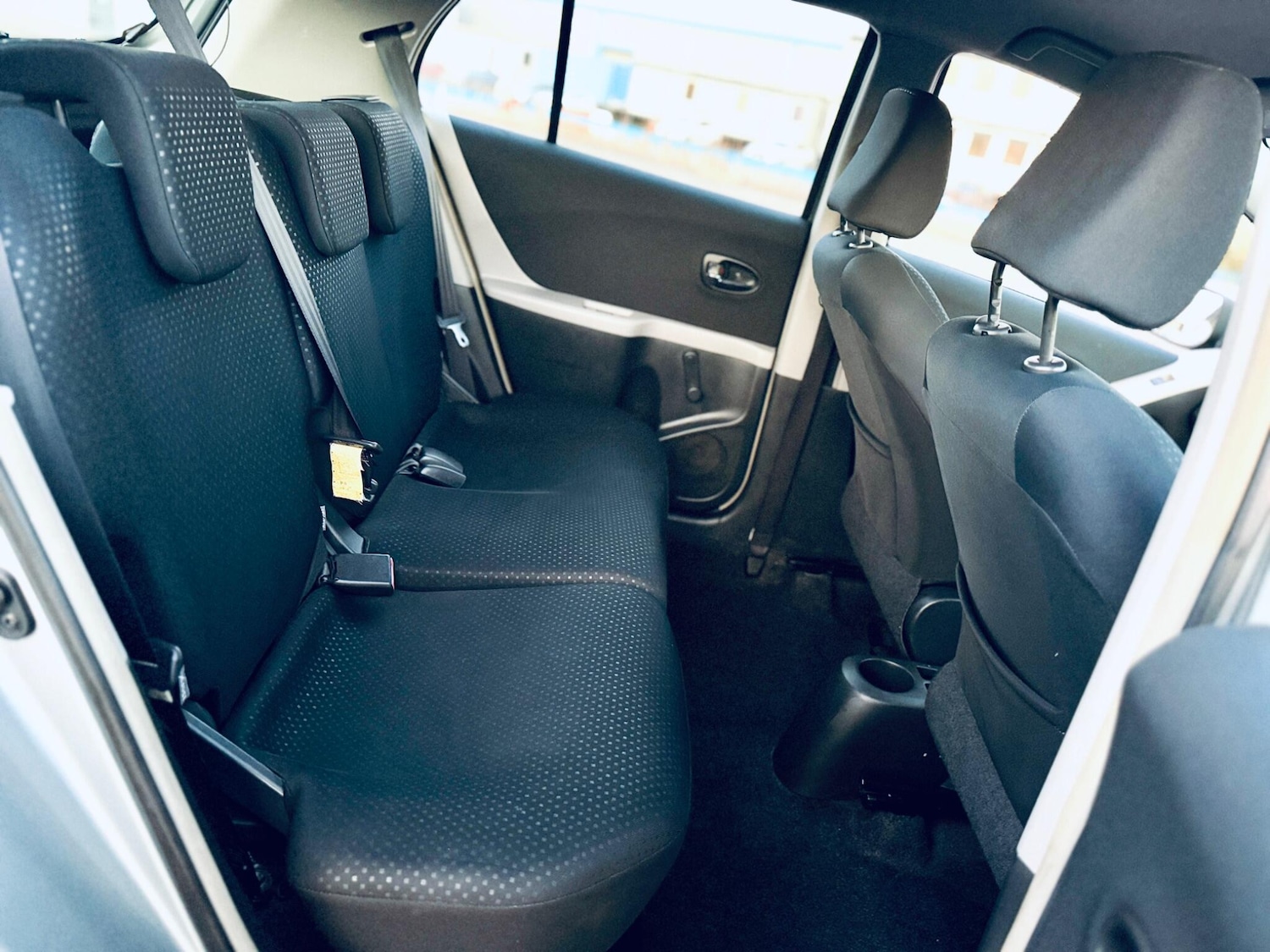 Used Toyota Yaris 2010 for sale - 76645937: Photo 26