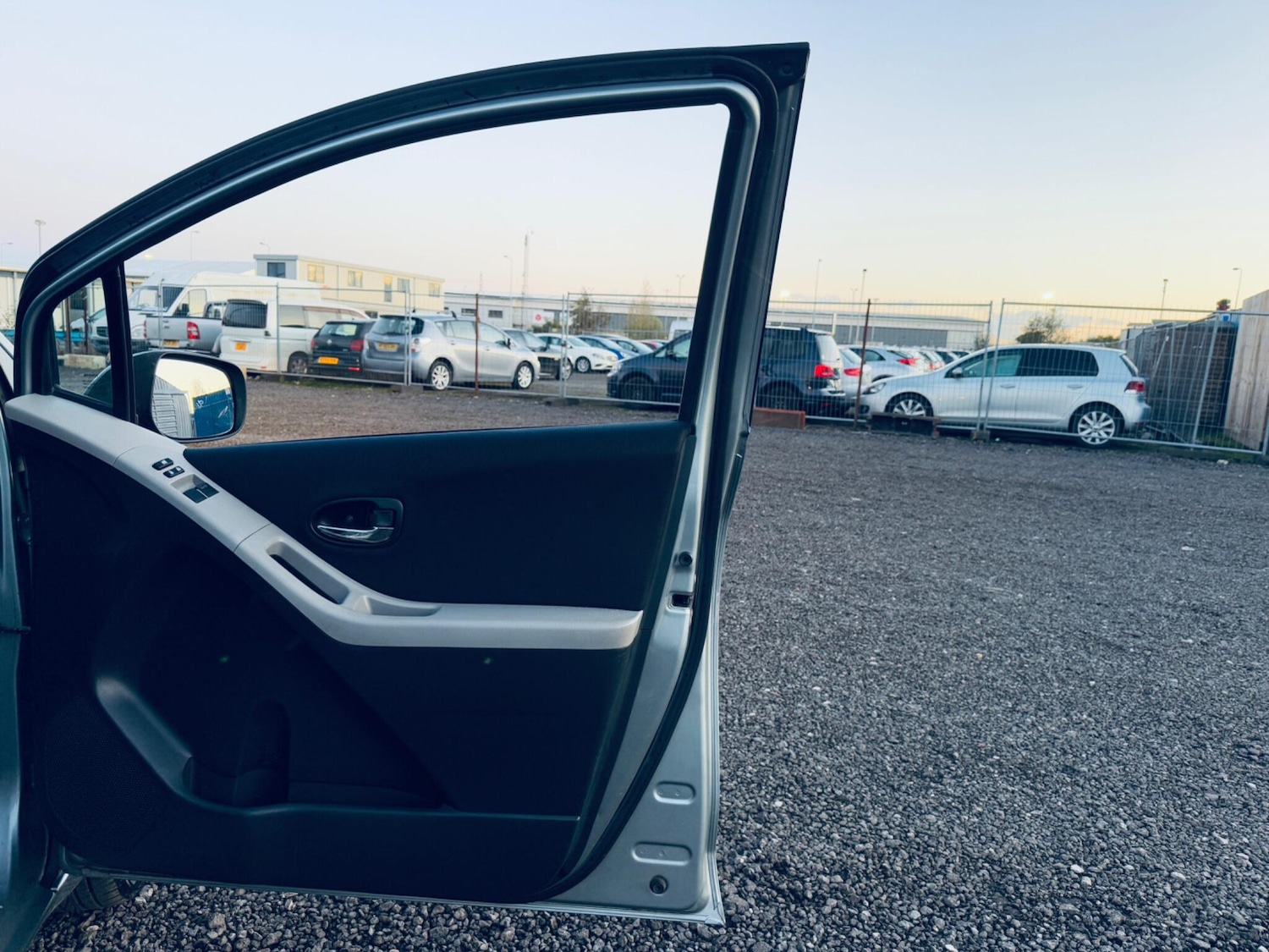 Used Toyota Yaris 2010 for sale - 76645937: Photo 29