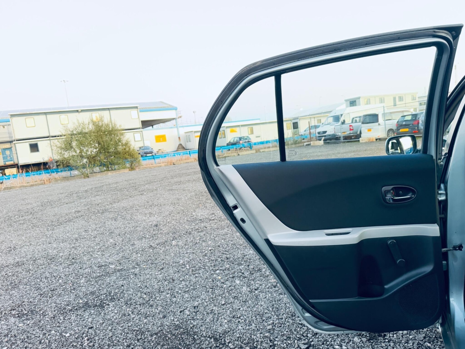 Used Toyota Yaris 2010 for sale - 76645937: Photo 31