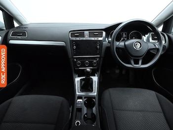 Used Volkswagen Golf 2018 for sale - 75711342: Photo