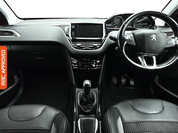 Used Peugeot 2008 2017 for sale - 79136609: Photo