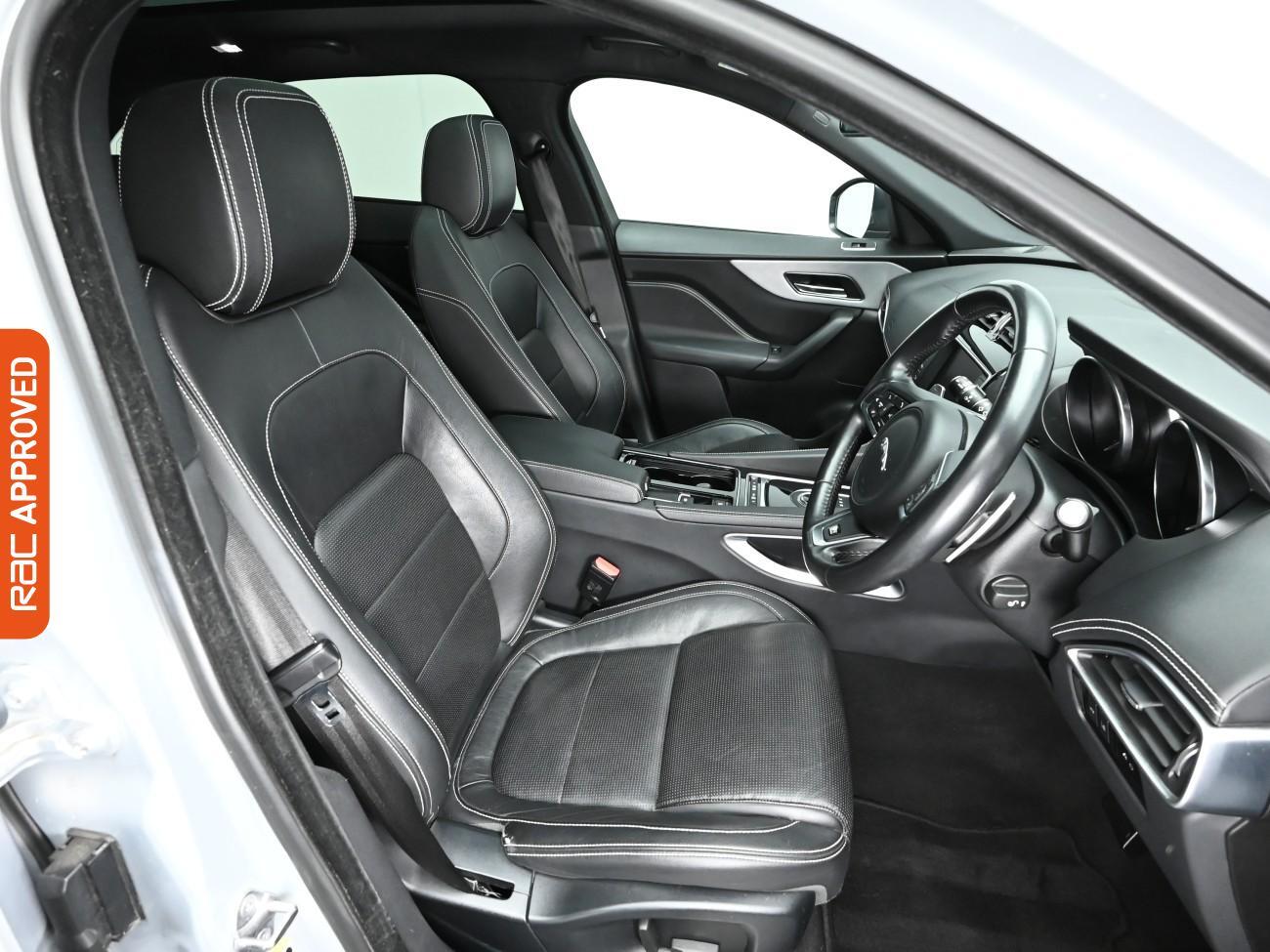 Used Jaguar F-Pace 2018 for sale - 76919402: Photo 12