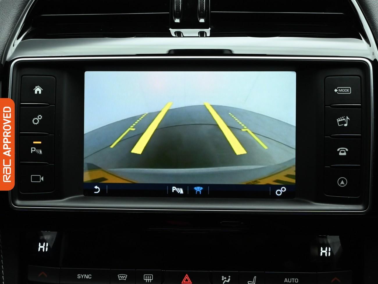 Used Jaguar F-Pace 2018 for sale - 76919402: Photo 17