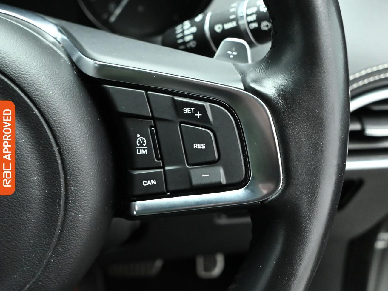 Used Jaguar F-Pace 2018 for sale - 76919402: Photo 24