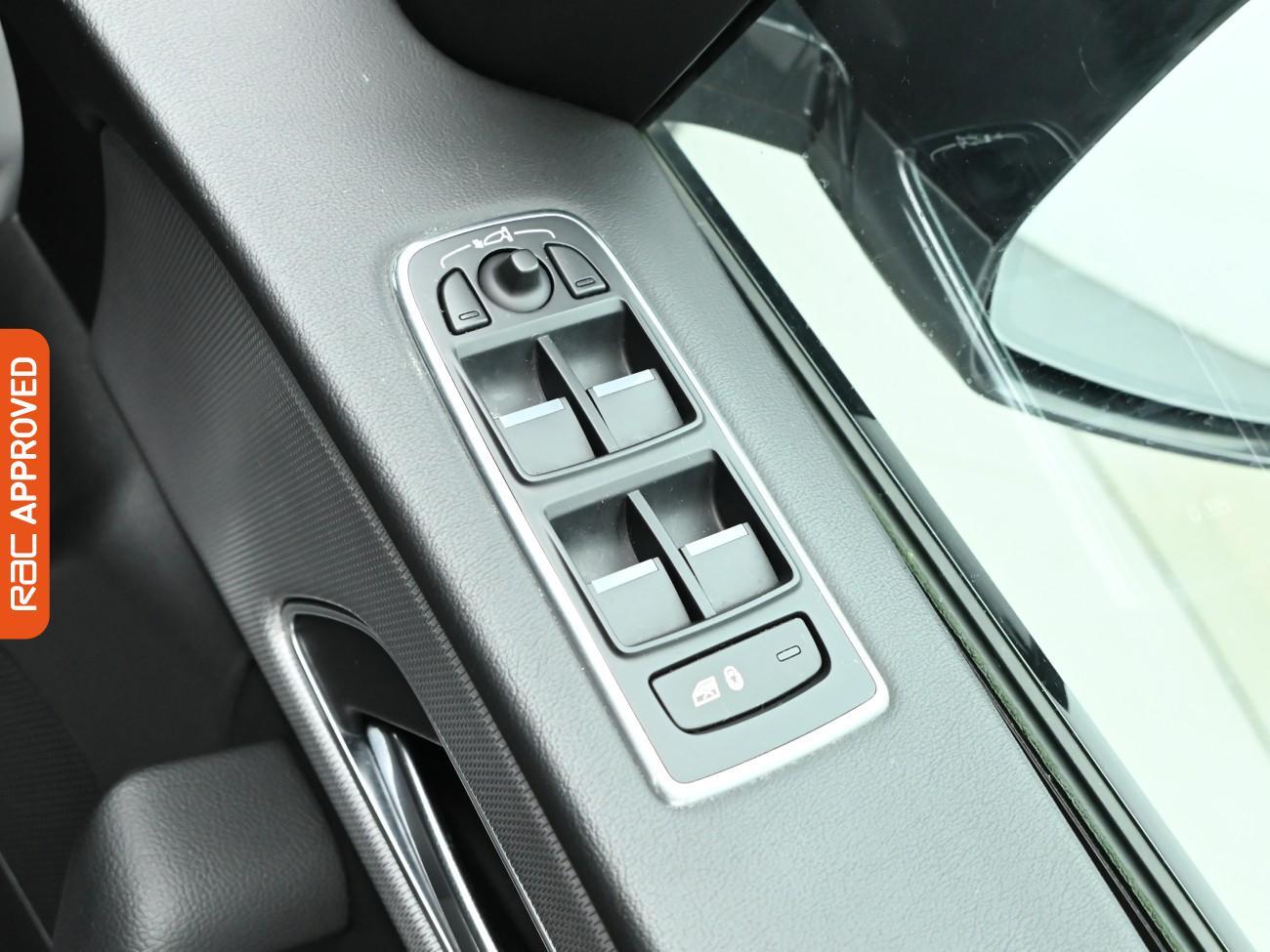 Used Jaguar F-Pace 2018 for sale - 76919402: Photo 26