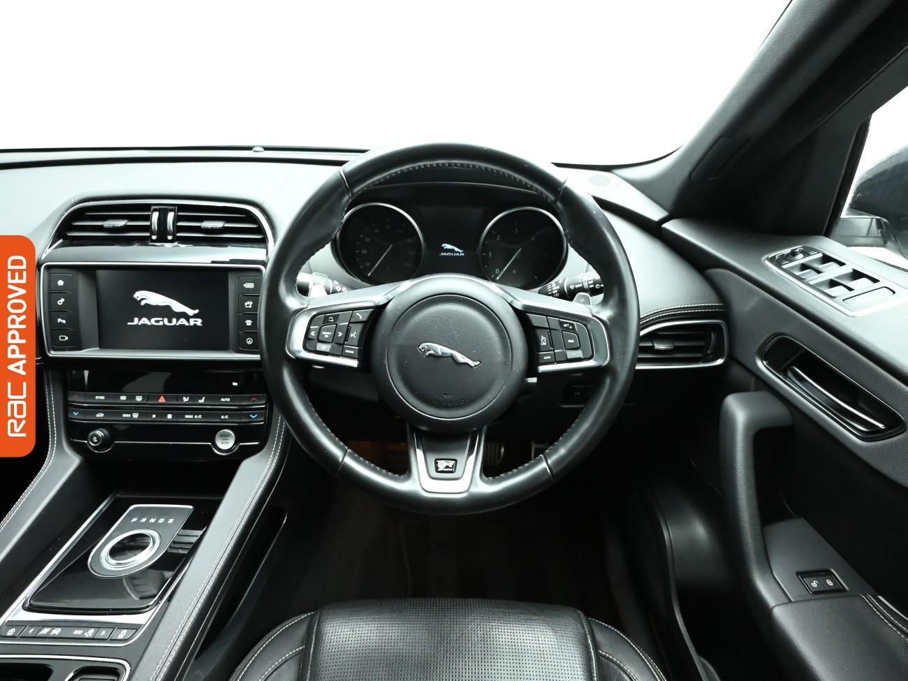 Used Jaguar F-Pace 2018 for sale - 76919402: Photo 9