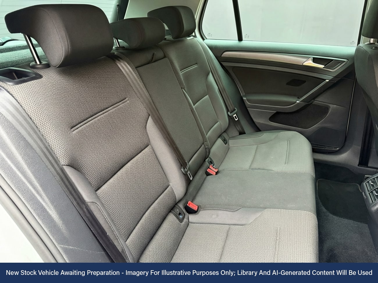 Used Volkswagen Golf 2017 for sale - 77297423: Photo 4