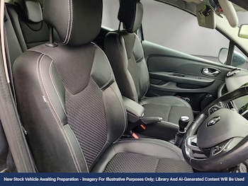 Used Renault Clio 2017 for sale - 78105172: Photo