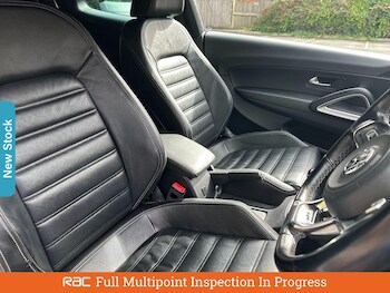 Used Volkswagen Scirocco 2015 for sale - 75983497: Photo