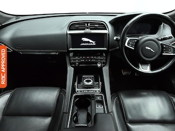 Used Jaguar F-Pace 2020 for sale - 76495315: Photo