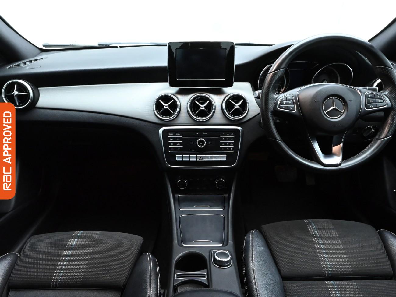 Used Mercedes-Benz CLA 2018 for sale - 76230717: Photo 2