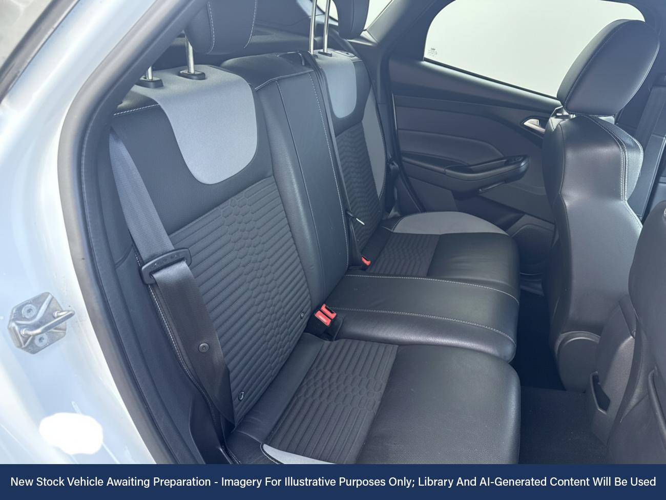 Used Ford Focus 2017 for sale - 76892455: Photo 4