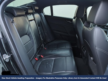 Used Jaguar XE 2016 for sale - 76845527: Photo