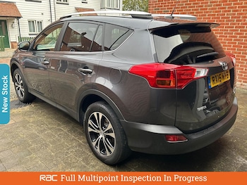 Used Toyota RAV4 2015 for sale - 76206895: Photo 2